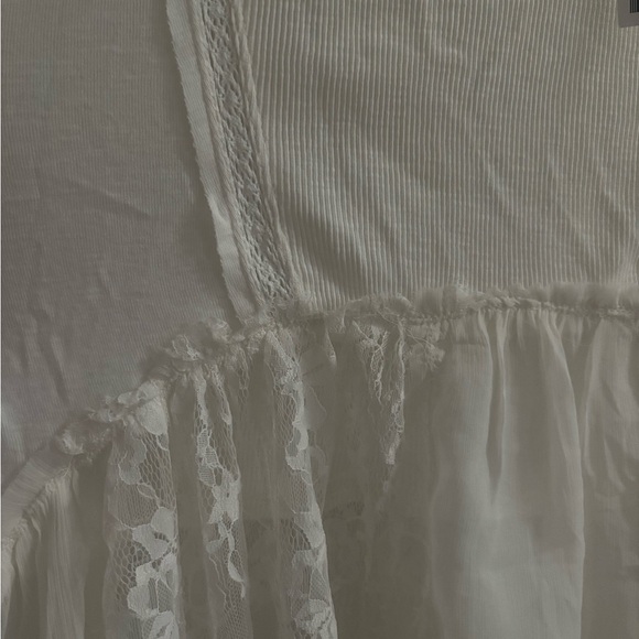 Ivry Lace Top - Picture 4 of 5